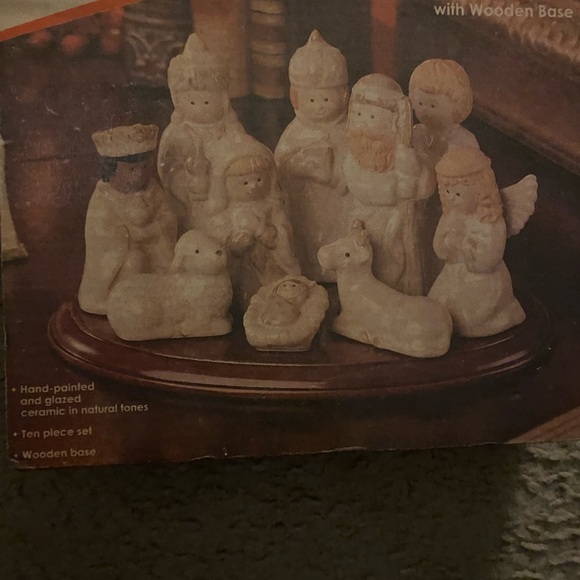 Potter’s Garden Ceramic Birth Of Christ Nativity 10 Pc Figurine Set Wooden Base - Picture 9 of 9